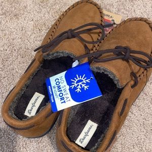 NWT Men’s Moccasin Slippers, size 9-10